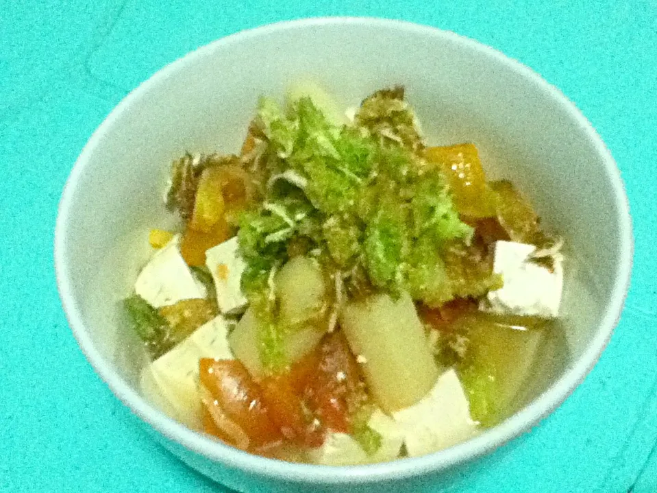 Chet James' tofu asparagus soup topped with crispy cabbage :)|Food Tripさん