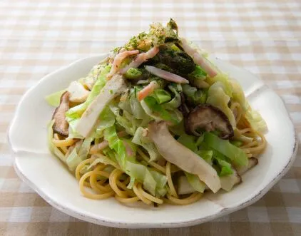 きのことベーコンの大盛りダイエットパスタ（週末大盛りダイエットレシピ）|料理研究家 五十嵐夫妻さん