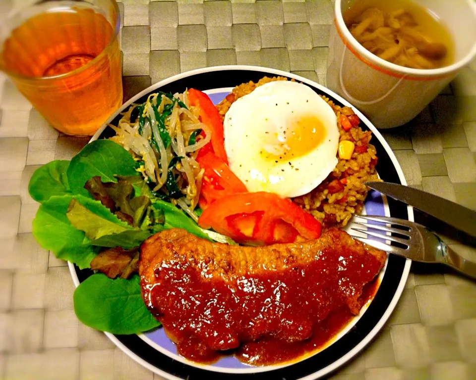 ポークチャッププレートの晩ご飯|有山さん