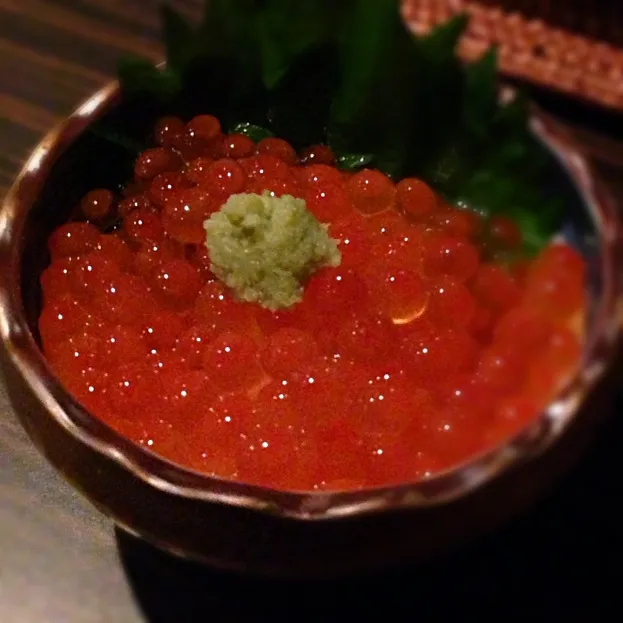 Late dinner started with super fresh firm popping ikura & grated wasabi & daikon|willzさん