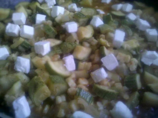 calabacitas con elote y queso crema|Javier Rdz.さん