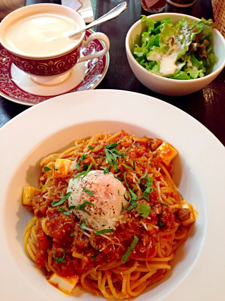 Snapdishの料理写真:Bolognese with boiled egg|Marycris Gomezさん