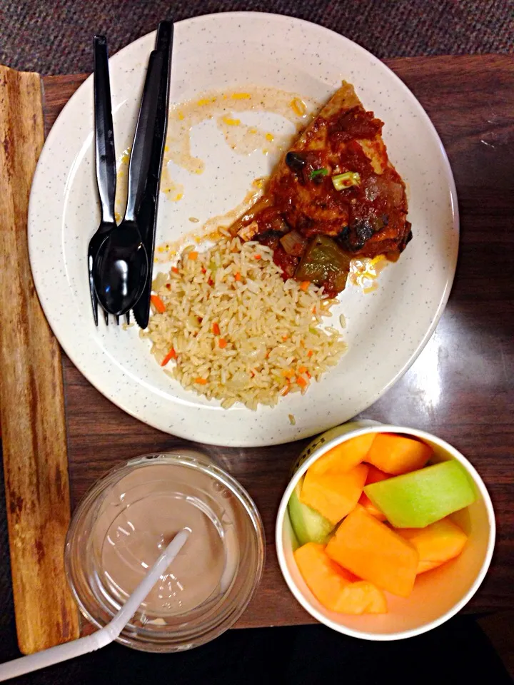 Chicken, 1 scoop rice, fruits, soy milk|joie chowさん