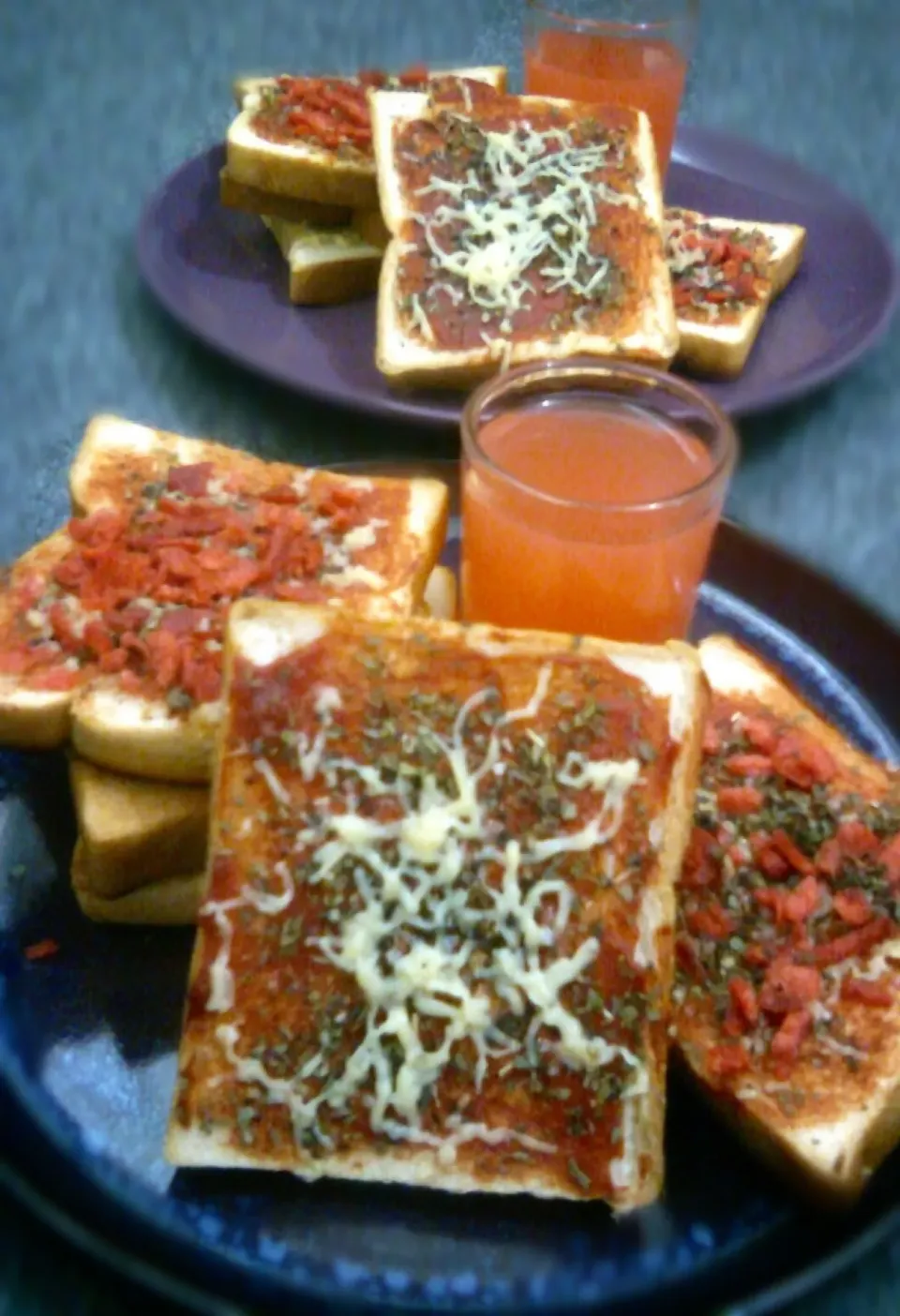 Pizza Toasts and Pomelo Juice|Nyam | 照ちゃんさん