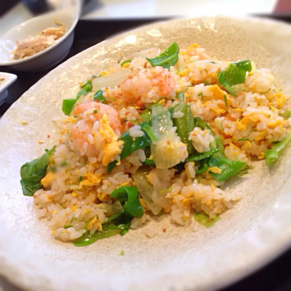 Snapdishの料理写真:芝エビとレタスの海老味噌入り炒飯@雲林(神田)|yoooochanさん