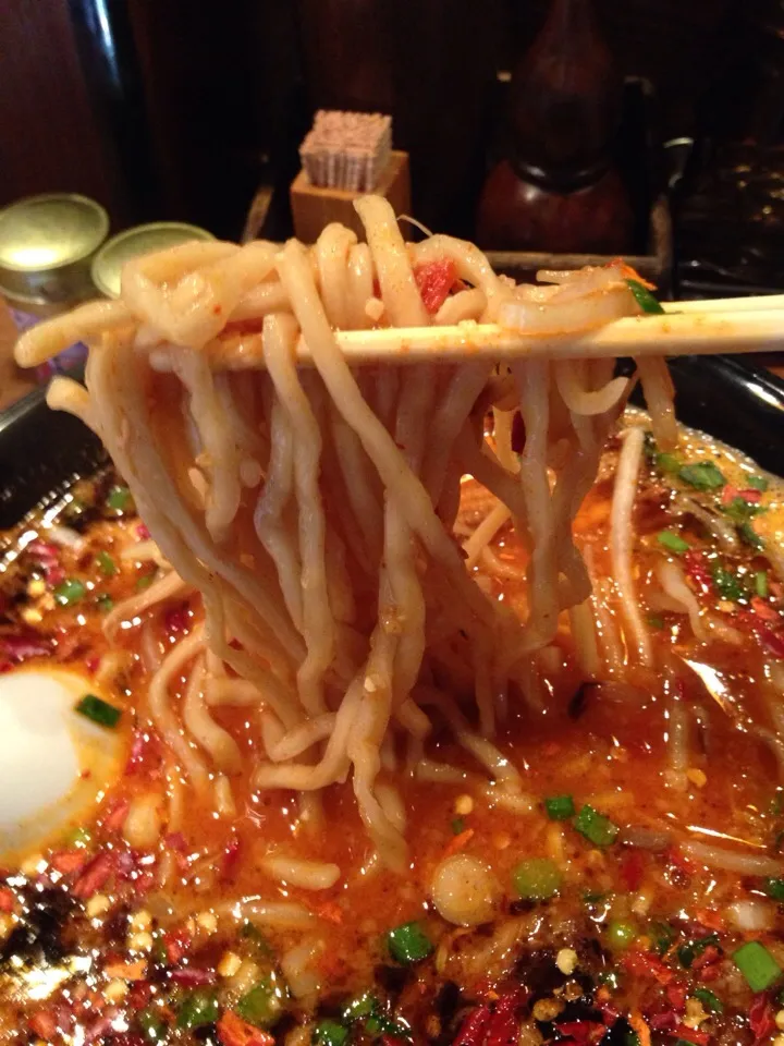 カラシビ味噌ラーメンの麺|中華蕎麦 銀時さん