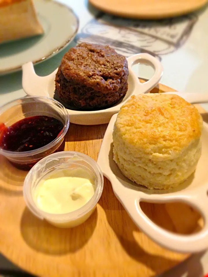 Chocolate and butter scone|PhUnGさん