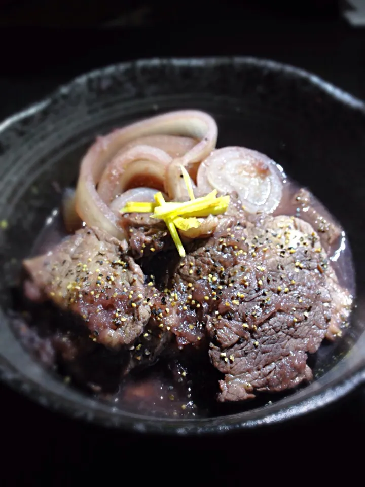 牛肉と玉ねぎのワイン煮|あつしさん