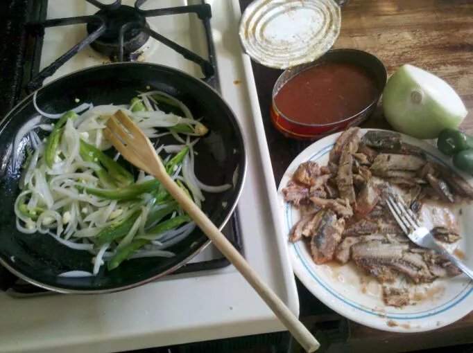 guisado de sardinas para tortas|Javier Rdz.さん