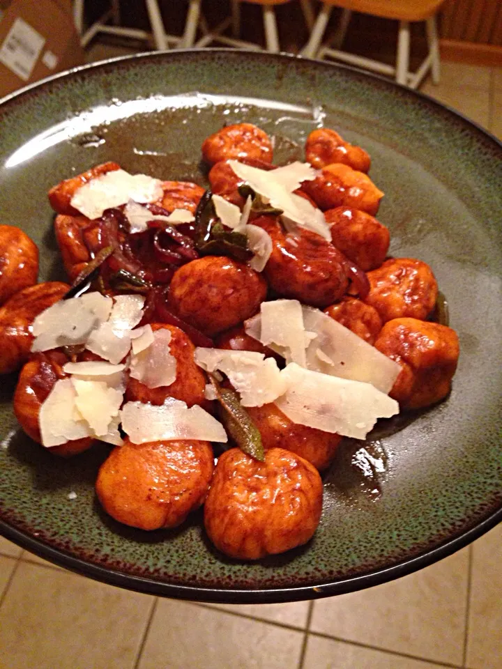 Sweet potato gnocchi, shallots, sage, burnt butter, balsamic vinegar|Amber Lynneさん