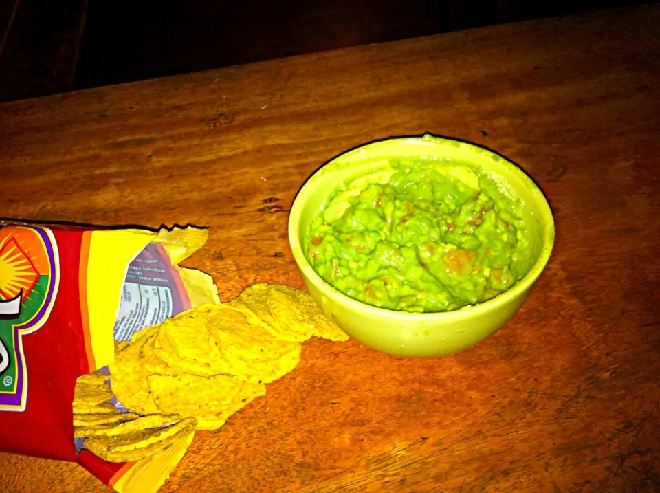 Snapdishの料理写真:Guacamole & Tortilla|wiwi mrgさん