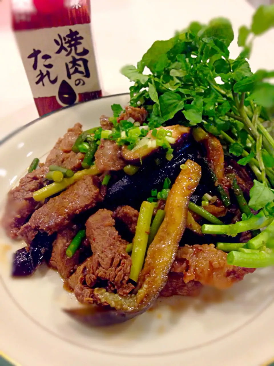 創味の焼肉のたれで♡牛肉とにんにくの芽炒め|なっちゃんさん