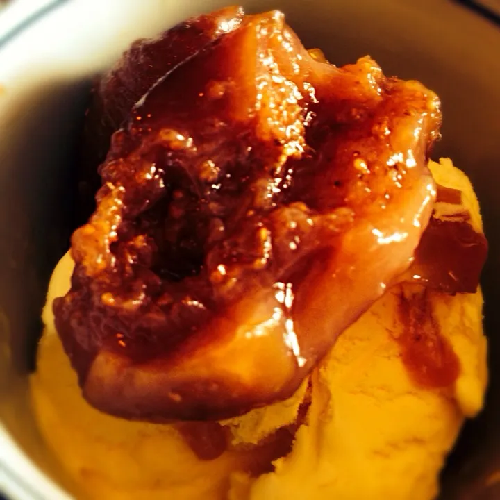 イチジクのワイン煮をアイスクリームと braised figs with ice cream|Funky Chefさん