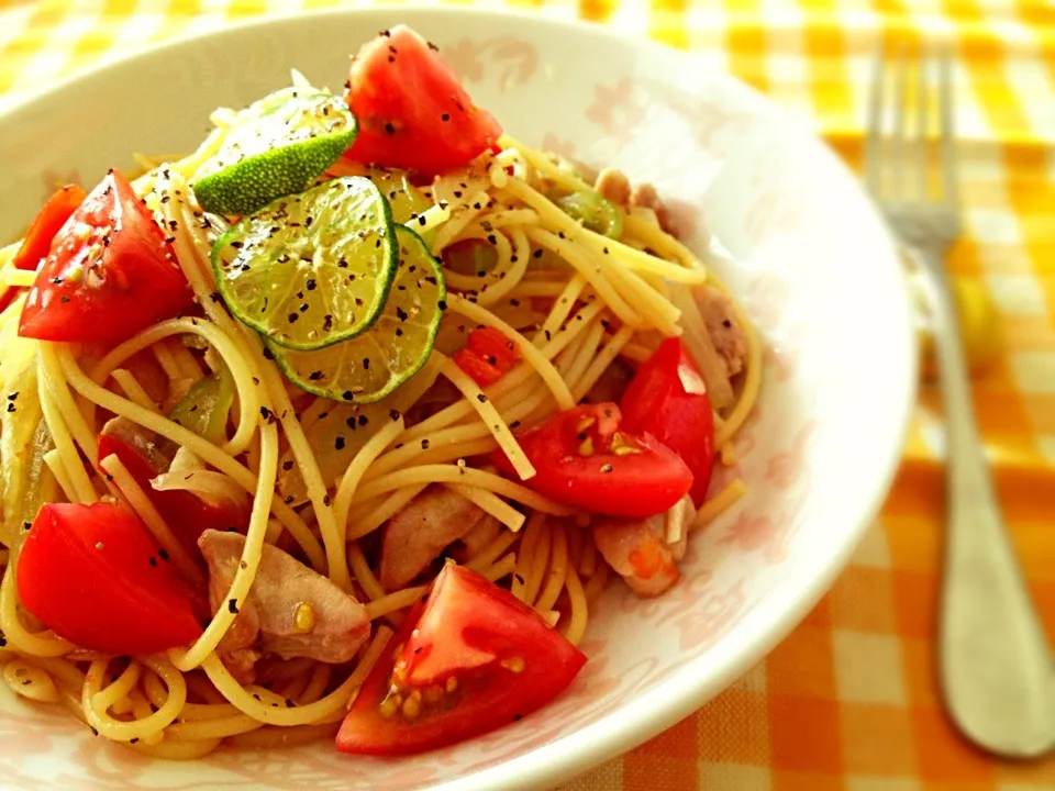 鶏とセロリとトマトのパスタ。|ソラさん