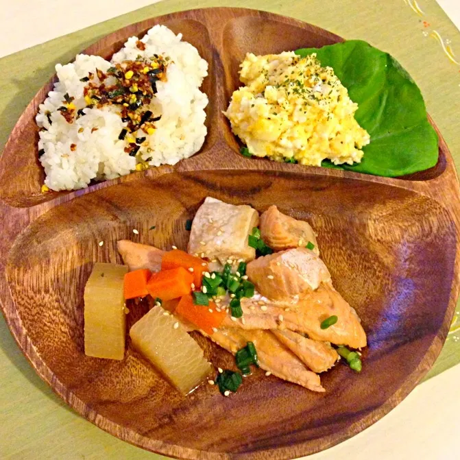 鮭のアラと大根の煮物                卵のポテトサラダ★|TanTan*さん