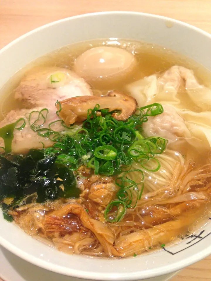 Snapdishの料理写真:松茸入りワンタン麺|ささきさん