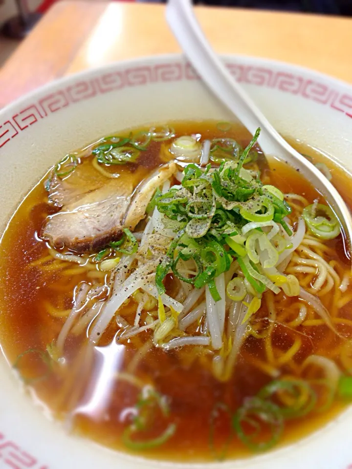 ラーメン、290円。自家製麺！|えすとさん