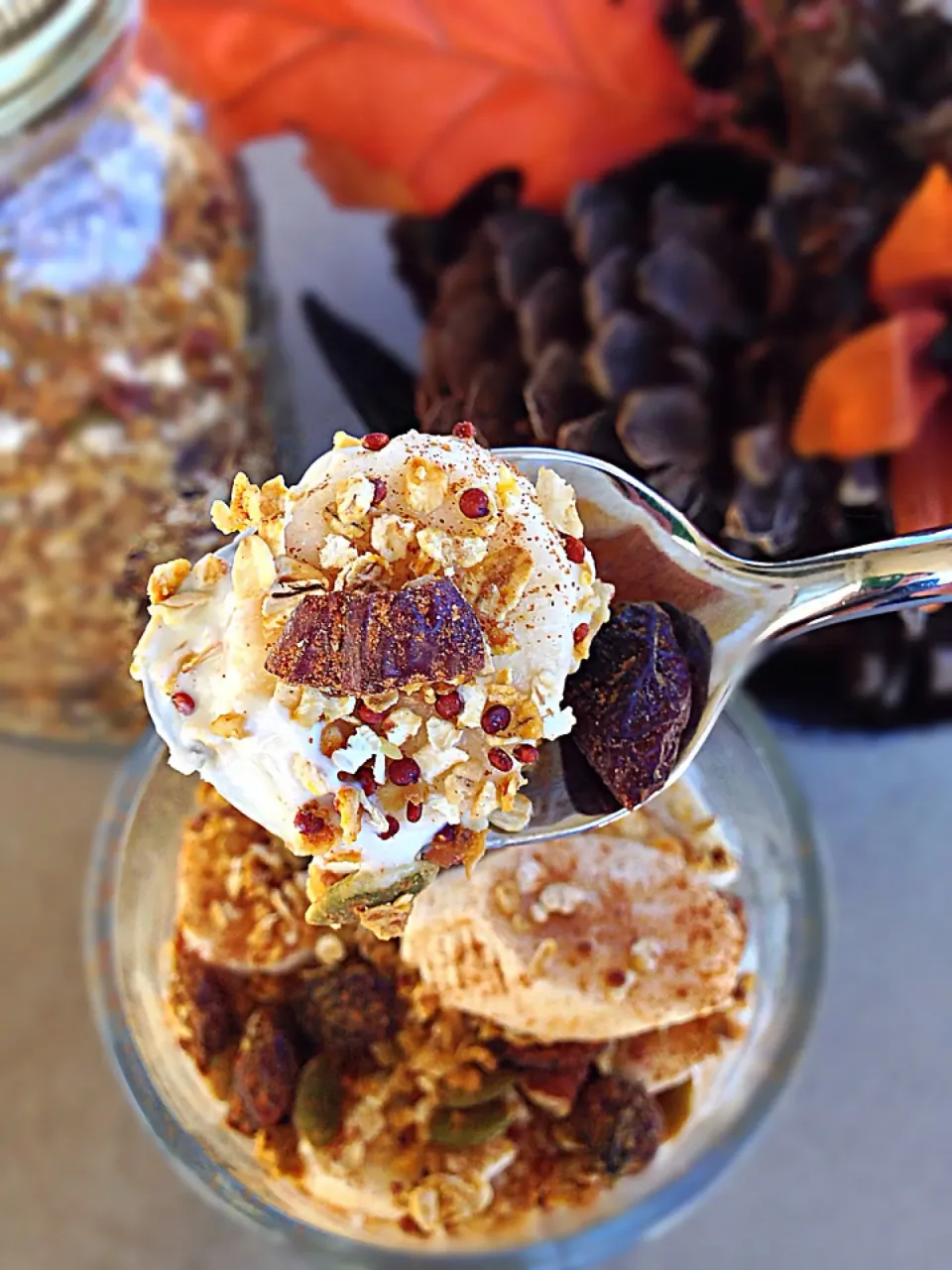 Snapdishの料理写真:Pumpkin Spice Granola | Organic Vanilla Yogurt | Bananas|lindsay robesonさん