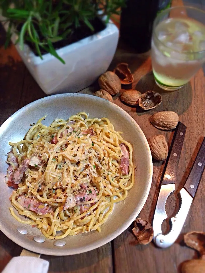 Snapdishの料理写真:Homemade pasta with pancetta,gorgonzola,walnut and rosemary|rick chanさん