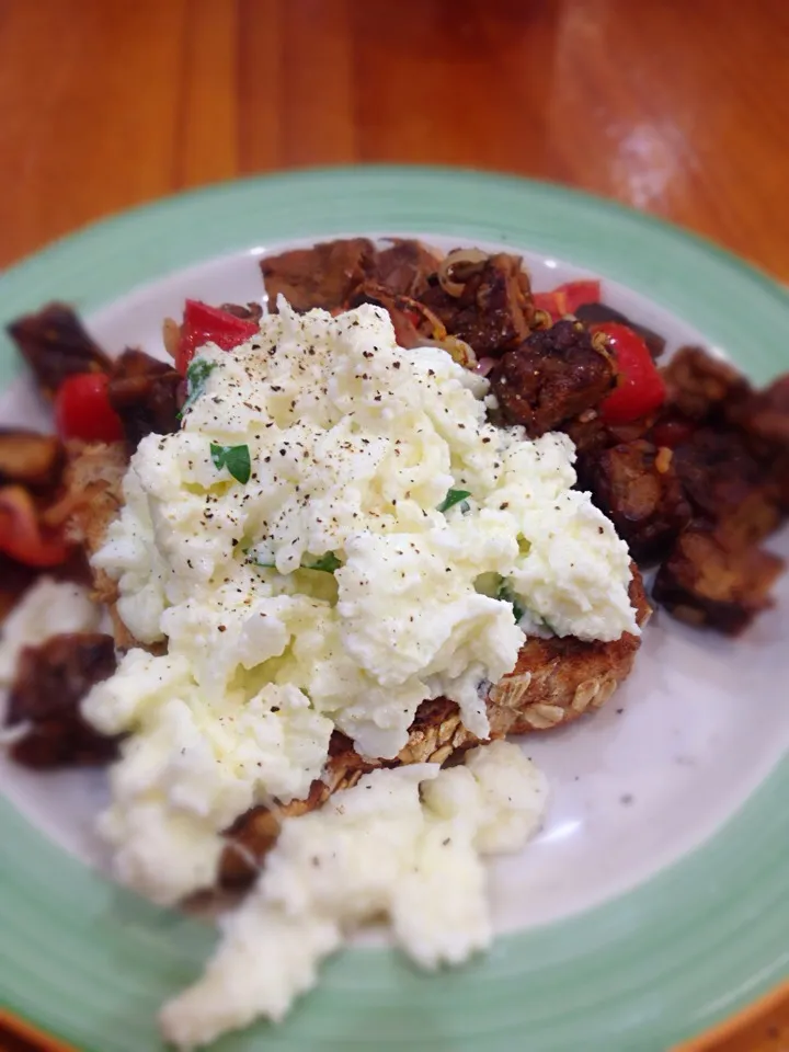 Scrambled egg whites with tempeh|Amy Robinsonさん