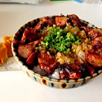 Snapdishの料理写真:砂肝と玉ねぎのバター炒め丼|☆イケチ☆さん