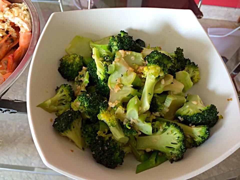 Broccoli with garlic and oyster sauce|Ong Sor Fernさん