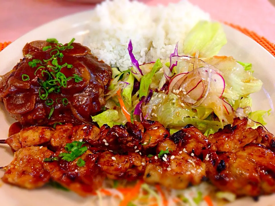 Huli Huli BBQ chicken skewer and Hamburger steak combo|Rikka Lynnさん