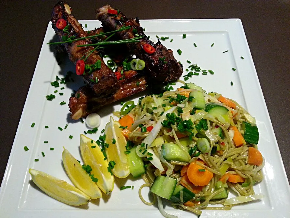 Singapore style ribs with stir fried green tea soba and vegatables|Frank&Jolanda - Eteninbeeldさん