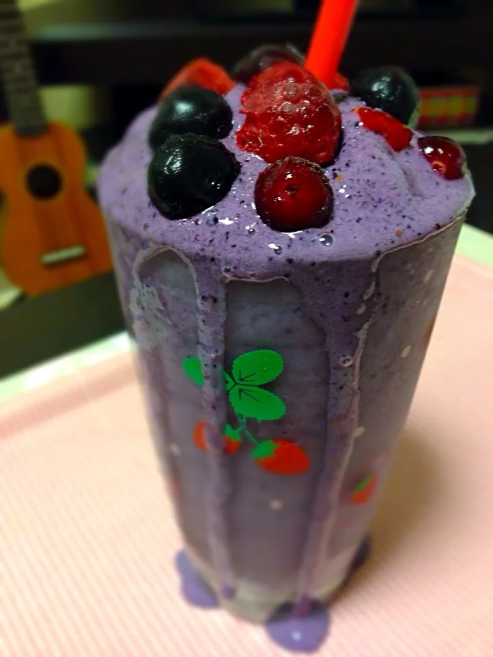 Snapdishの料理写真:Blueberry Smoothie💜|Lenさん