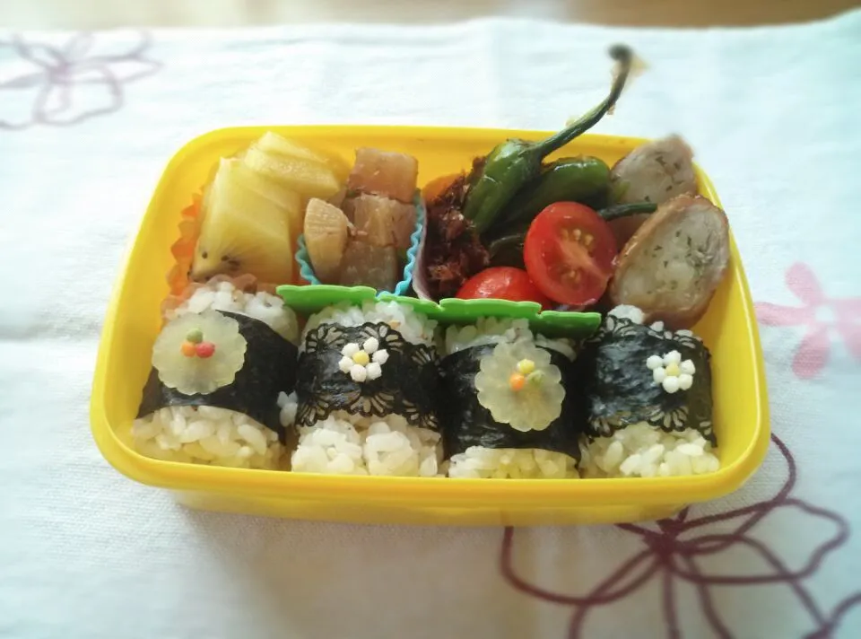 Snapdishの料理写真:お花弁当|もみさん