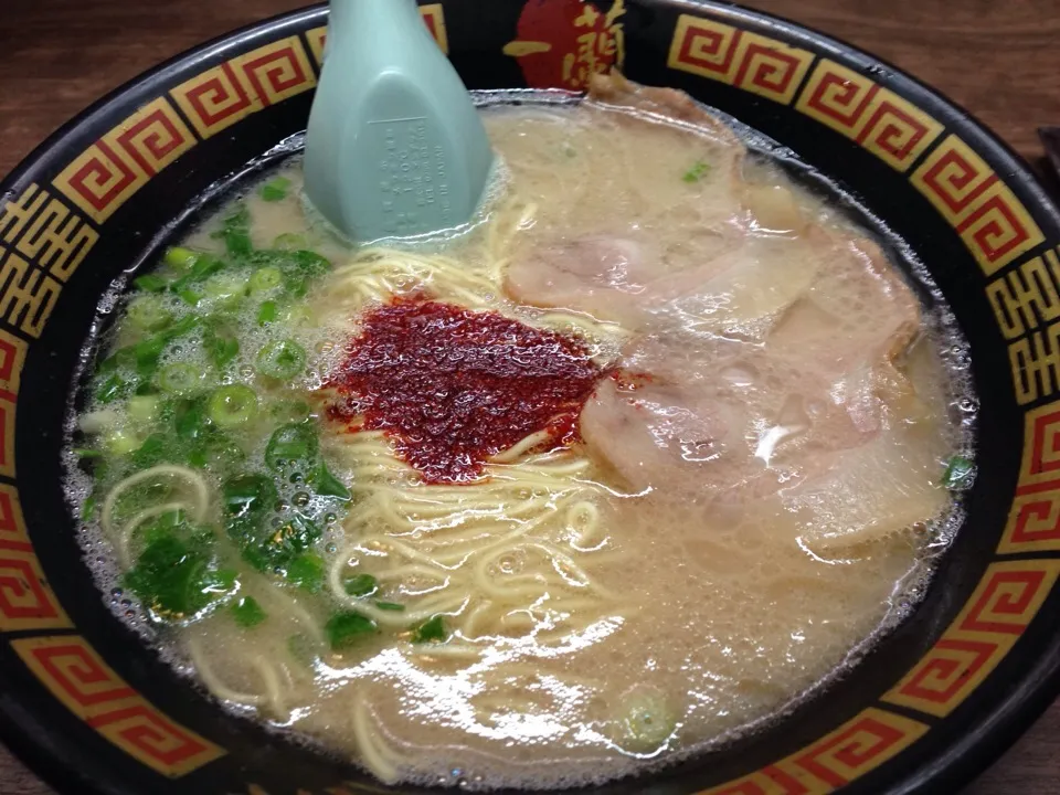 いつもの一欄で、とんこつラーメン替え玉かた麺|まさとさん