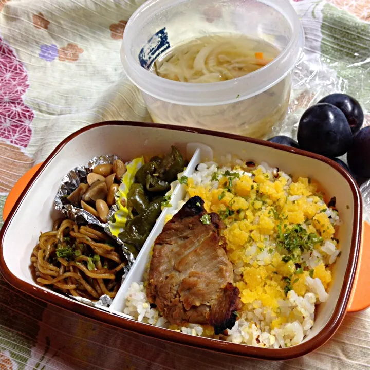 単身赴任の昼ごはん  豚ヒレ肉の味噌漬弁当|ぽんたさん