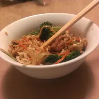 Lo mein and Oriental ramen noodles with vegetables - only ate half|Viveka Jadeさん