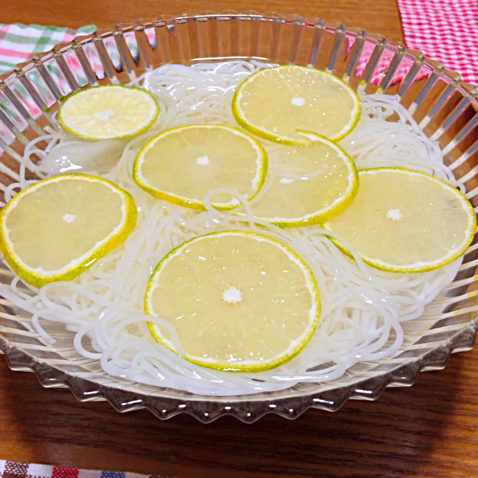 【今夜のウチご飯】へべす素麺，肉じゃが，稲荷寿司。ここんとこ贅沢しすぎたので，今夜から粗食w|takuya KAWANOさん