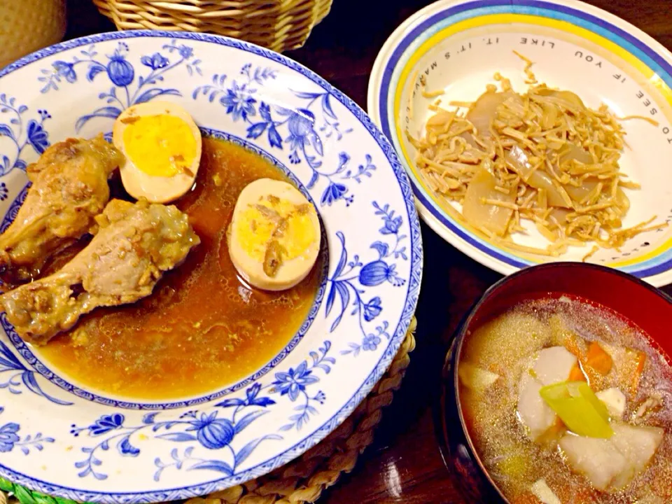 手羽元と玉子のさっぱり煮、えのきとこんにゃくのピリ辛炒め、芋の子汁|ぴこさん