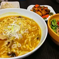 Snapdishの料理写真:マルちゃん製麺のカレーうどん。まあまあです。|ykiiiiiさん