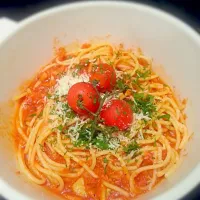 Snapdishの料理写真:spaghetti pomodoro|Eshiaさん