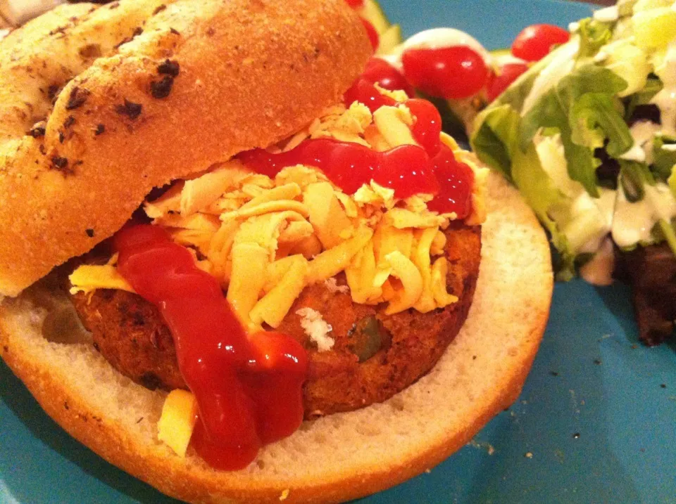 Veggie burger w/ dairy free vegan cheese & salad|Nick Hiderさん