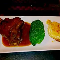 slow cook lamb shank, bacon filled savoy cabbage parcel and gratin potatoes|Michael Sandonさん