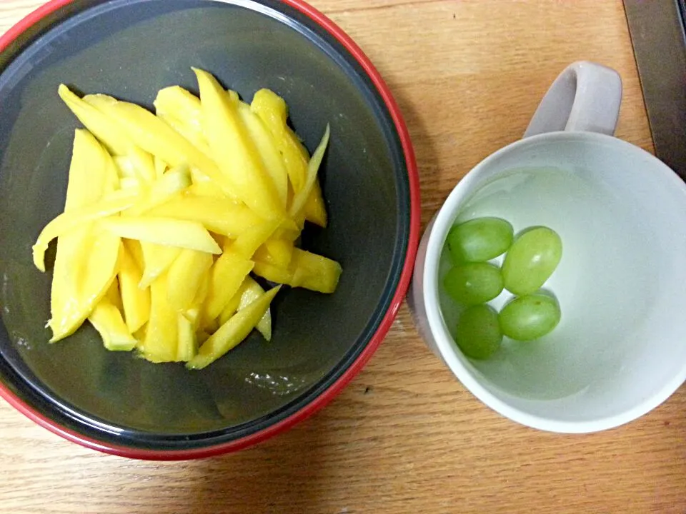 mango and grapes|dennypatronさん