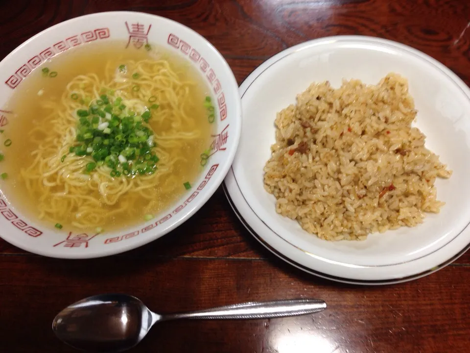 無印良品のナシゴレンとマルちゃん正麺塩で昼食です。|まさとさん