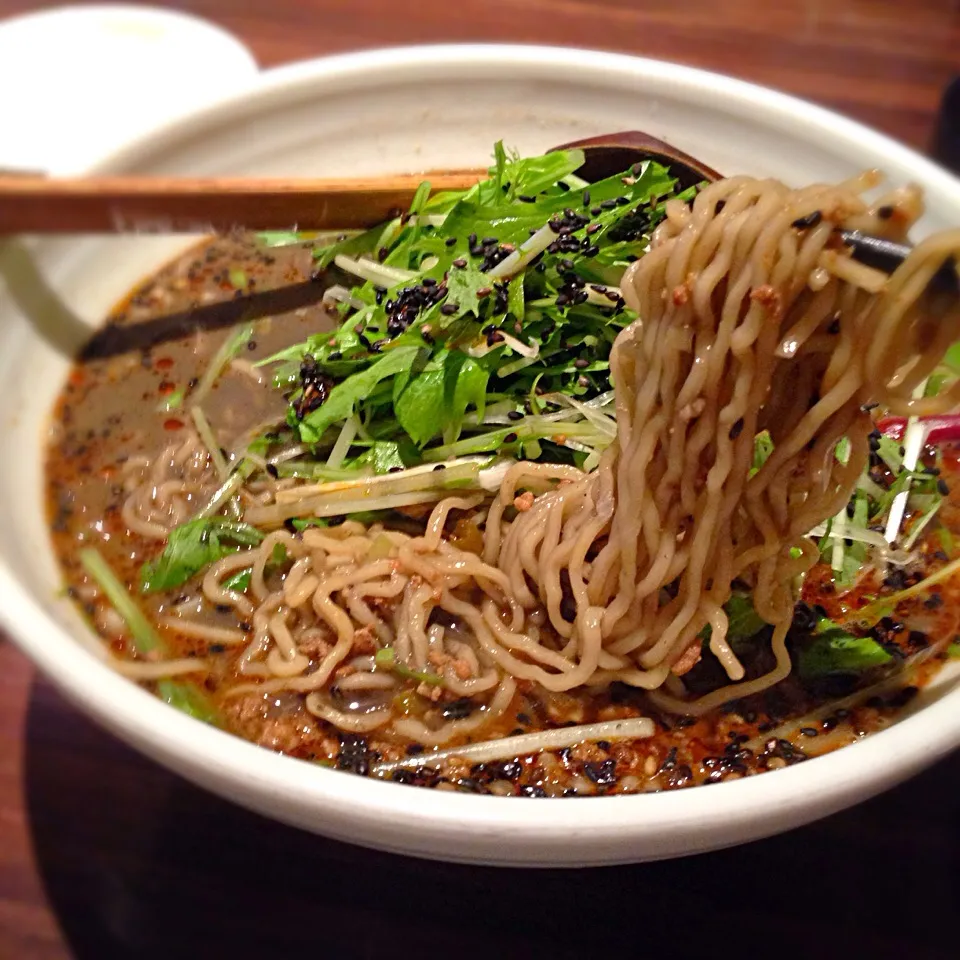 黒ゴマ坦々麺（麺リフト！）|エミィ（Emiy）さん