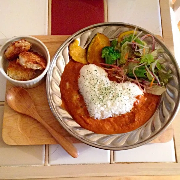 バターチキンカレー♪ベジップス乗せ☆サラダ☆海老のポテト衣焼き꒰ ૢ❛ั◡❛ั ॢ✩꒱|とまこ(*^o^*)さん