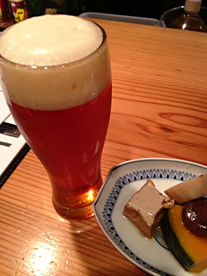 Snapdishの料理写真:ベアードビールの生と突き出し|あきらさん