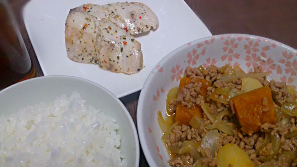 今日の晩御飯(カボチャとじゃがいもの煮物/シイラのオリーブオイル焼き)|こここさん