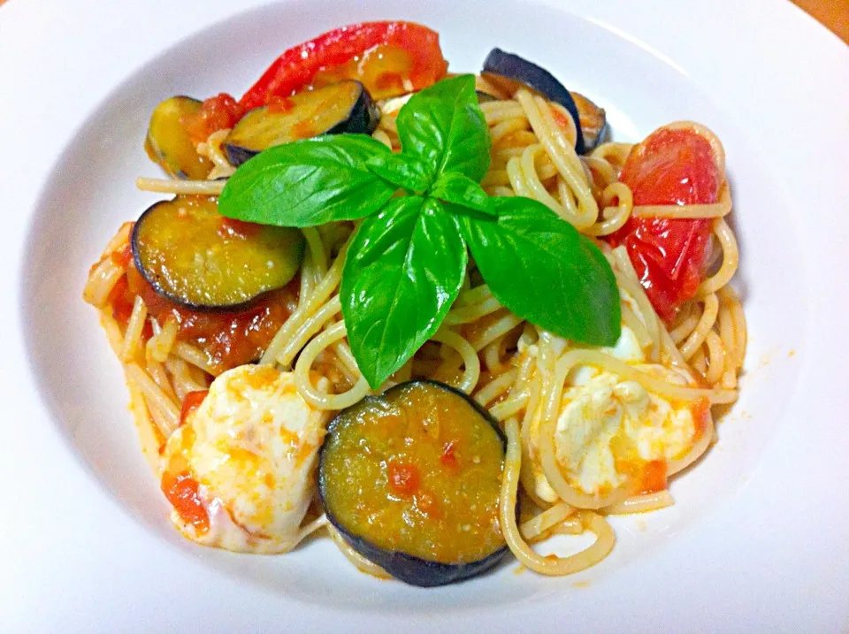 Mozzarella cheese& tomato,eggplant pasta.|Masakiさん