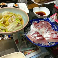 Snapdishの料理写真:豚肉と白菜のミルフィーユ煮込みハマチとえんがわのお刺身|Mayuさん