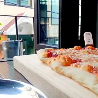 Spicy Salami Pizza|John Hwangさん