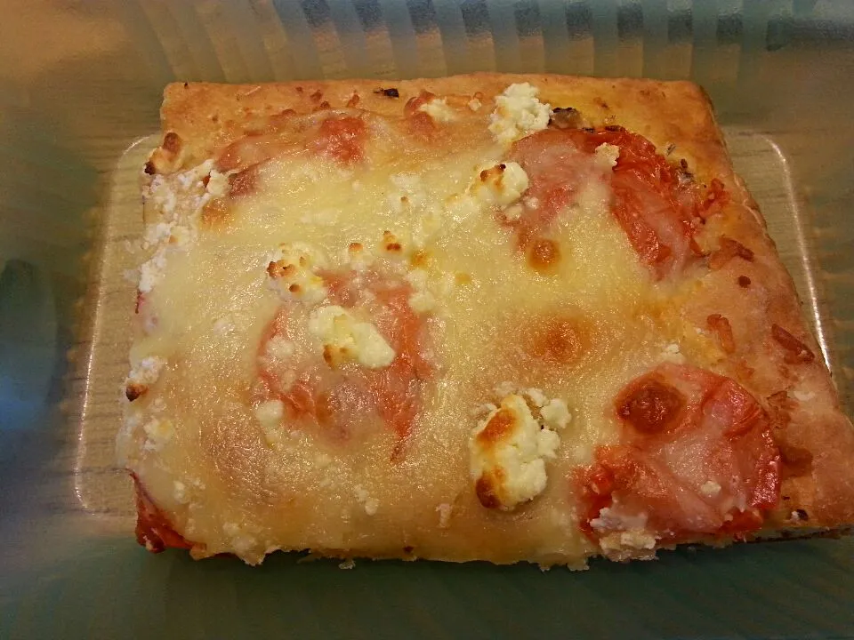 goat cheese and tomato foccacia|ash tamさん