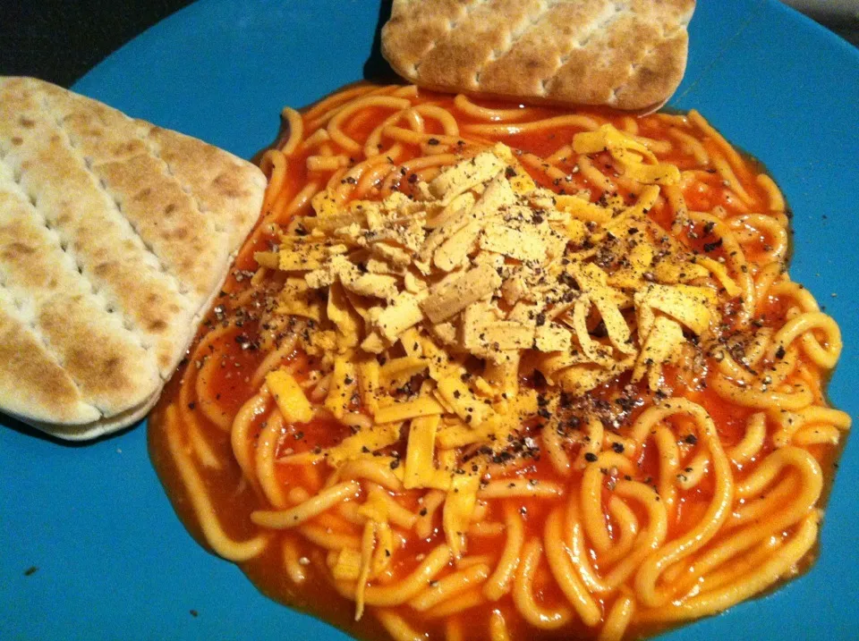 Heinz spaghetti pasta w/ vegan dairy free cheese|Nick Hiderさん